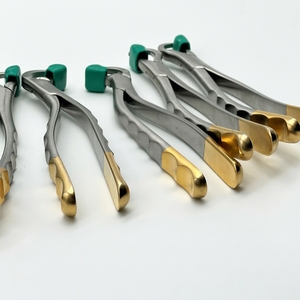Pince à molaire dentaire DETAIN IMPEX en acier inoxydable, manuelle, ergonomique, avec poignée verte, certifiée CE, instrument chirurgical de classe I - Product Image 2