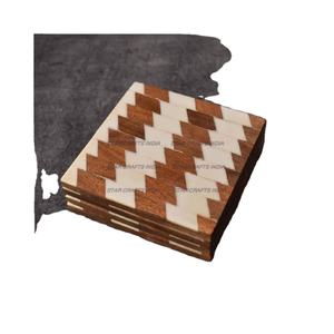 Posavasos cuadrados de madera de olivo con borde de resina transparente de SCI - Product Image 1