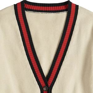 Cárdigan de punto color crema para hombre, con cuello en V, manga larga, cierre de botones, estilo otoñal, con ribete rojo y negro y bolsillos. - Product Image 6