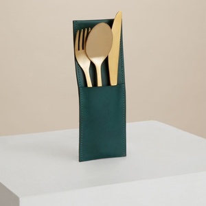 Étui de rangement portable de luxe en cuir minimaliste pour couverts, organisateur de couverts réutilisable élégant pour table à manger - Product Image 1