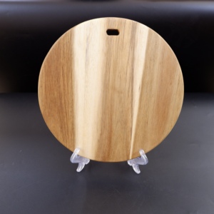 Tabla de cortar redonda de madera con patrón de veta natural, fácil de limpiar, solo lavar a mano, hecha en Vietnam - Product Image 5