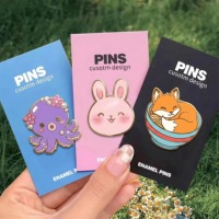 Épinglette personnalisée avec chaîne, badge métallique, broche, design rotatif doré, épinglette en émail souple ou dur, motif dessin animé anime, bouton d'épinglette personnalisé