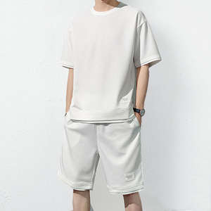 Ensemble de survêtements de sport personnalisés pour hommes, t-shirt et short de course rétro de haute qualité, logo personnalisé, fabrication thaïlandaise - Product Image 5