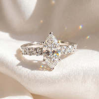 Bague de fiançailles de luxe en or blanc 18 carats avec diamant de laboratoire VVS taille marquise, pavé de diamants de laboratoire, bijoux fins pour mariée