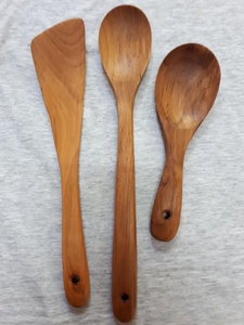 Spatule à frire moyenne en bois de teck 100% écologique, légère, la plus durable, fabriquée en Thaïlande, pour la cuisine et les aliments. - Product Image 5
