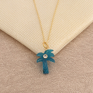 Collar de Apatita Azul con Diseño de Palmera y Zirconia - Colgante Tropical Delicado Bañado en Oro - Joyería con Piedras Curativas - Amuletos Tallados - Product Image 5