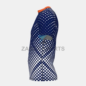 Chemise de protection contre les éruptions cutanées pour homme en polyester et élasthanne, logo personnalisé sur le devant, design personnalisé, 200 GSM, séchage rapide, style MMA, vêtements de sport UFC - Product Image 3