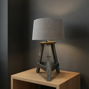 Lampe de table rustique à trois pieds en bois, base trépied robuste faite à la main avec abat-jour en tissu gris pour salon, chambre à coucher, décoration intérieure - Product Image 2