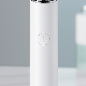 เครื่องบำรุงผิว AGE-R ขนาดเล็กสีขาวจากเกาหลีใต้ - Product Image 1