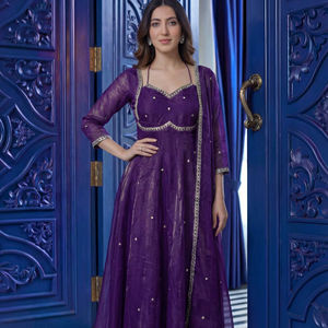 RICH LOOK Vestido Étnico de Seda con Bordado y Lentejuelas, con Dupatta, para Fiestas Festivas Diwali, Disponible, Seda Fandy, Envío Rápido - Product Image 1