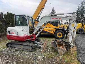 รถขุดขนาดเล็ก Takeuchi TB240 5 ตัน คุณภาพสูง ราคาโรงงาน พร้อมเครื่องยนต์ Perkins เกียร์และปั๊ม ชิ้นส่วน KYB พร้อมหัวเจาะ - Product Image 2
