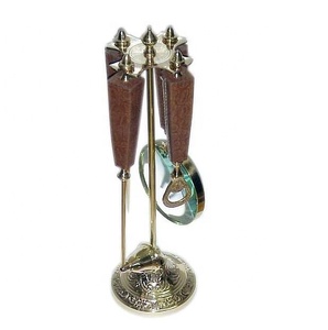 Lupa de mano de bronce antiguo de nuevo diseño 2025, fuente de luz LED de alta calidad, vidrio de lectura, venta al por mayor, artesanía india de latón - Product Image 3