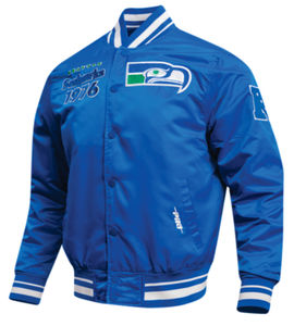 Chaqueta de Béisbol Varsity Casual de Invierno con Logotipo Personalizado Bordado, para Unisex, de Lana y Cuero - Product Image 3