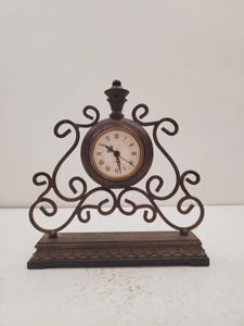 Reloj de Escritorio Circular de Metal de Diseño Moderno, Números Romanos, Movimiento de Cuarzo, Funciona con Batería, Diseño Tradicional - Product Image 3
