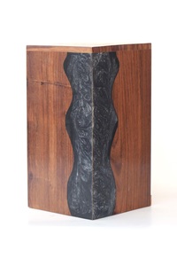 Urna Funeraria de Madera de Palisandro con Incrustaciones de Resina Negra - Caja de Madera Hecha a Mano - Product Image 5