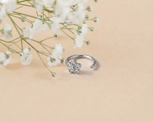 Pendiente de nariz de plata 925 con forma de flor y diamante moissanita para mujer, joyería linda para uso diario. - Product Image 4