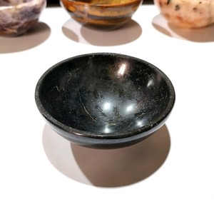 Bols en cristal disponibles en plusieurs tailles, de 2,5 pouces à 12 pouces, pour la décoration intérieure, les pratiques spirituelles et les cadeaux. - Product Image 2