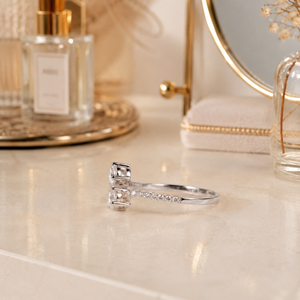 Bague en or blanc 14 carats avec diamant rond cultivé en laboratoire |   Bague moderne ouverte en diamant croisé |   Cadeau d'anniversaire de mariage pour femme - Product Image 5