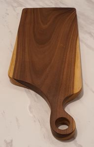 เขียงไม้สีเข้มแบบขายส่ง ดีไซน์คู่รัก สำหรับเสิร์ฟและจัดเก็บ - Product Image 6