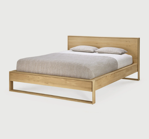 Cadre de lit plateforme en teck massif Amangiri, style minimaliste, profil bas, taille king, meubles de chambre à coucher, finition naturelle, durable - Product Image 2