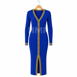 Vestido largo maxi ajustado de punto azul con cuello en V y botones delanteros de HMR Sorority Sisterhood, con ribete amarillo y abertura frontal. - Product Image 5