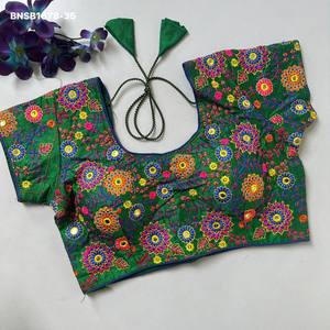 Fournisseur de blouses en soie fantôme de haute qualité avec cordon et broderie multi-fils, prêtes à porter, rembourrées et à manches courtes avec fermeture au dos, de Surat - Product Image 5