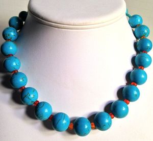 Collier en résine sculptée vintage pour hommes et femmes, look traditionnel avec une touche moderne - Product Image 1