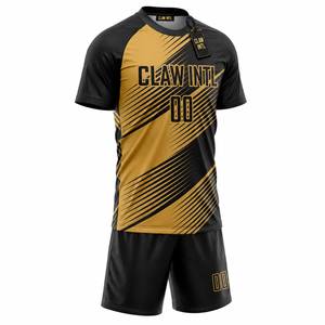 ชุดฟุตบอล Claw Intl สีดำทอง พิมพ์ลายแบบ Sublimated ระบายเหงื่อได้ดี สำหรับทุกเพศทุกวัย ทรงปกติ ผลิตจากโพลีเอสเตอร์ 100% ป้องกันรังสียูวี - Product Image 2