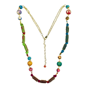 Collier bohème fait main multicouche pour femme, chaîne plaquée or, perles en tissu, bijoux colorés et tendance, respectueux de l'environnement - Product Image 3