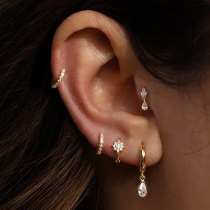 Piercing de Oro Sólido de 14K con Diamante VVS DEF Cultivado en Laboratorio, Labret con Rosca Interna y Parte Trasera Plana, Joyería al Por Mayor a Precio de Fábrica por Zisma - Product Image 2