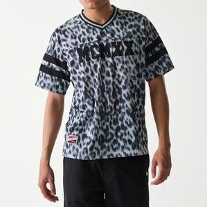 Camiseta Deportiva Corta Personalizada de Malla Transpirable con Estampado por Sublimación, Estilo Urbano - Product Image 1