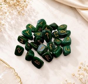 Juego de 25 Piedras Grandes de Runas Nórdicas Talladas en Jade Verde, Piedras de Angelita para Adivinación, Ágata Espiritual Ruhe, Origen Gujarat - Product Image 5