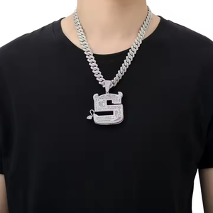 Collar con colgante de moissanita color plata Luxira Jewels, con letra personalizada, chapado en rodio, cadena con microincrustaciones para hombre, fiesta, hinduista - Product Image 2