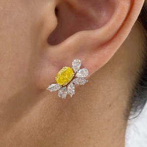 Pendientes de Diamantes de Laboratorio Ovalados de Color Amarillo Intenso, con Piedras Laterales de Corte Marquesa y Pera, en Oro de 10K, 14K y 18K, Joyería Fina en Forma de Racimo - Product Image 5