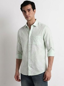 Chemise décontractée pour homme, vert clair uni, manches longues, col rabattu, coupe classique, lin et coton, style été - Product Image 2