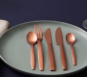 Ensemble de couverts en cuivre mat, design minimaliste, passe au lave-vaisselle, couverts en métal pour mariage et utilisation sur table de restaurant - Product Image 1