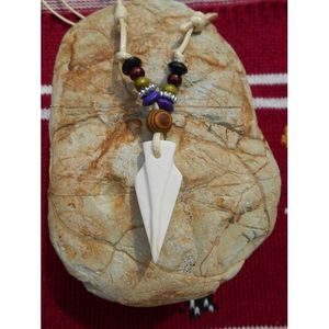 Collier ethnique bohème fait main, bijoux tribaux, os sculpté, cadeau artisanal unique, autre catégorie de produits - Product Image 2