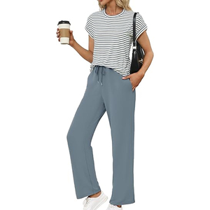 Ensemble de détente uni pour femme, t-shirt ample et pantalon large, tenue décontractée personnalisable avec logo - Product Image 1