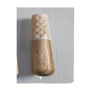 Nouveau Design personnalisé en usine, quincaillerie en bois massif, meubles de cuisine en bois, poignée de porte d'armoire à vendre - Product Image 1