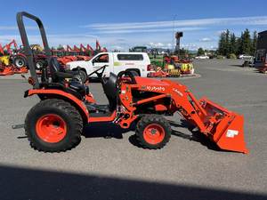 Tractor Compacto Usado Kubota LA435 con Cargador Frontal, 4x4, Diésel, Mini Cargador, 26 HP, Carga Nominal de 700 kg - Product Image 2
