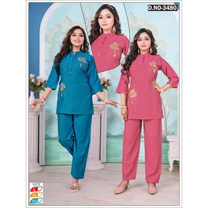 Choli ligero y versátil, el conjunto coordinado de rayón es perfecto para cualquier ocasión. - Product Image 1