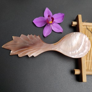 Cuillère à servir en nacre naturelle ILAHI, faite à la main, style bohème, blanche, non toxique, en plastique PE, pour fêtes, Uttar Pradesh - Product Image 5
