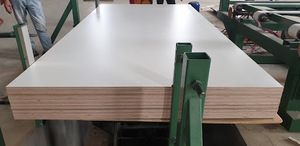 Panneau de contreplaqué mélaminé blanc 18 mm 11 mm, âme en acacia de qualité supérieure, panneau de bois stratifié pour meubles et armoires de cuisine - Product Image 4