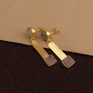 Pendientes colgantes de rutilo y cuarzo rosa con textura, chapados en oro, para ella - Product Image 2