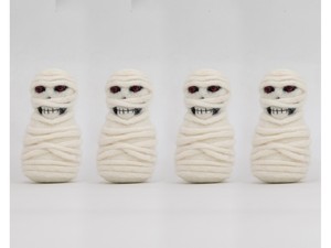 Lot de décorations suspendues effrayantes pour Halloween : Ornements de momie en feutre à yeux rouges – Idéal pour la vente en gros - Product Image 1