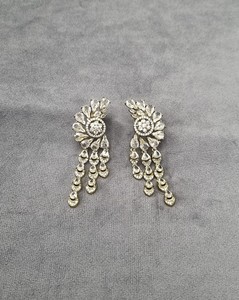 Pendientes colgantes con borlas de varias hebras y dijes de flor con diamantes americanos para mujer, accesorios de moda elegantes y a la última para mujer - Product Image 5