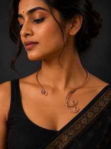 Collier en cuivre fait main de luxe Antique Creations, design exquis en spirale, ton doré, personnalisation pour événements festifs, sur mesure - Product Image 1