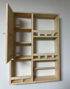 Armoire murale de salle de bain en bois massif avec 7 étagères, rangement gain de place pour serviettes et essentiels, design mi-siècle, utilisation hôtelière - Product Image 3