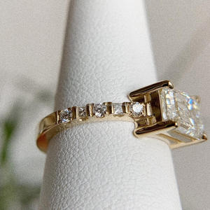 Arin /18K/14K ทองพร้อมใบรับรอง GIA/IGI เพชรธรรมชาติทันสมัยหรือออกแบบเองด้วยแหวนเพชร MOQ ต่ำ - Product Image 4