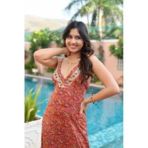 เดรสยาวโบโฮลายดอกไม้สีสนิมคุณภาพสูง ดีไซน์เพิ่มความอบอุ่นและความมีชีวิตชีวาให้กับตู้เสื้อผ้าของคุณ - Product Image 3